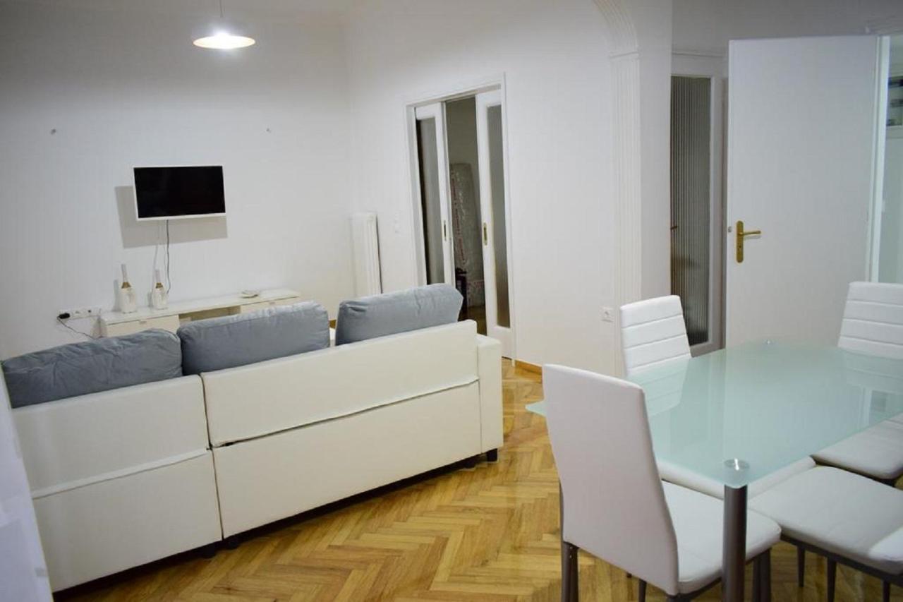 شقة Beautiful Renovated Flat In أثينا المظهر الخارجي الصورة
